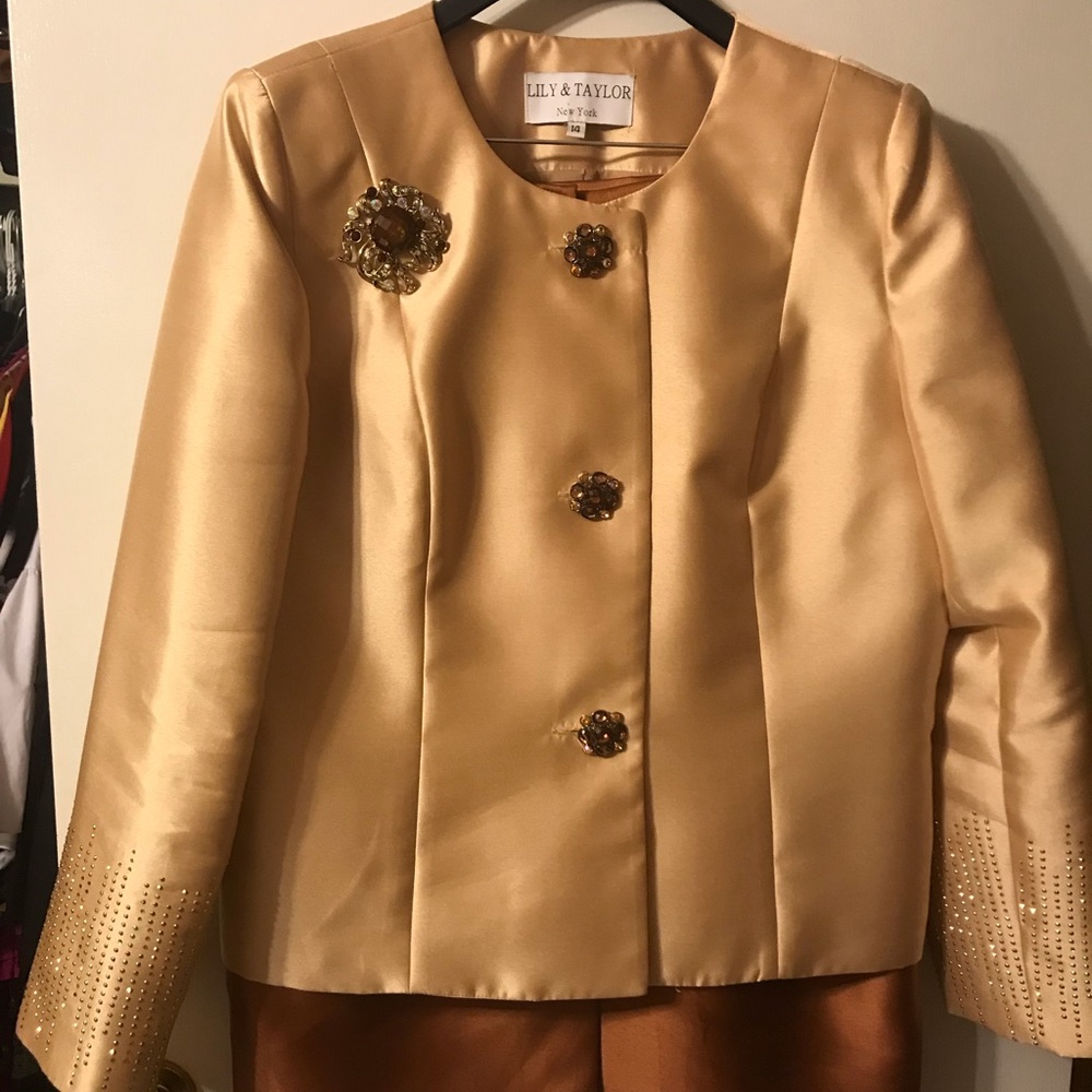 2pc suit very dressy